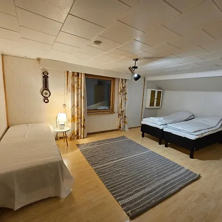 Old Fashioned Santa's House