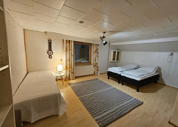 Old Fashioned Santa's House